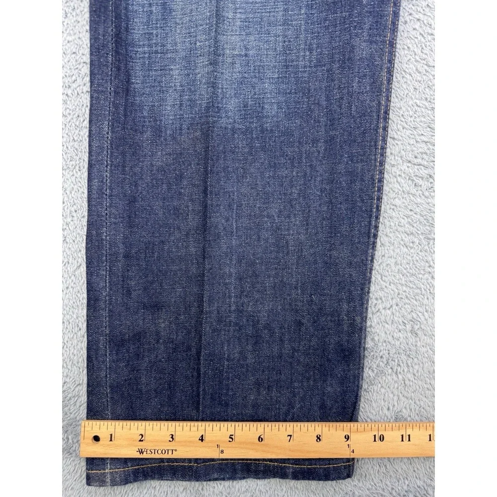Levis levis 569